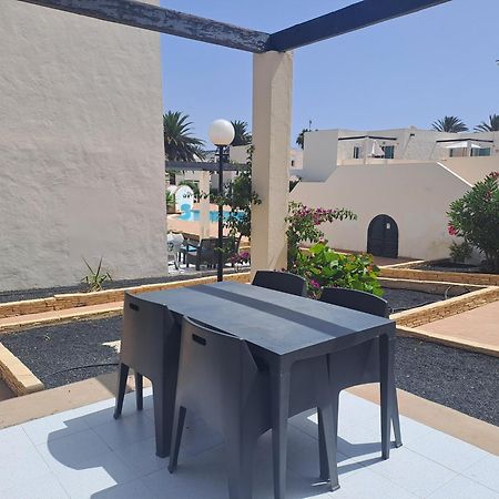 Homeforguest Apartamento 15 Con Terraza Y Piscina En Corralejo Bagian luar foto