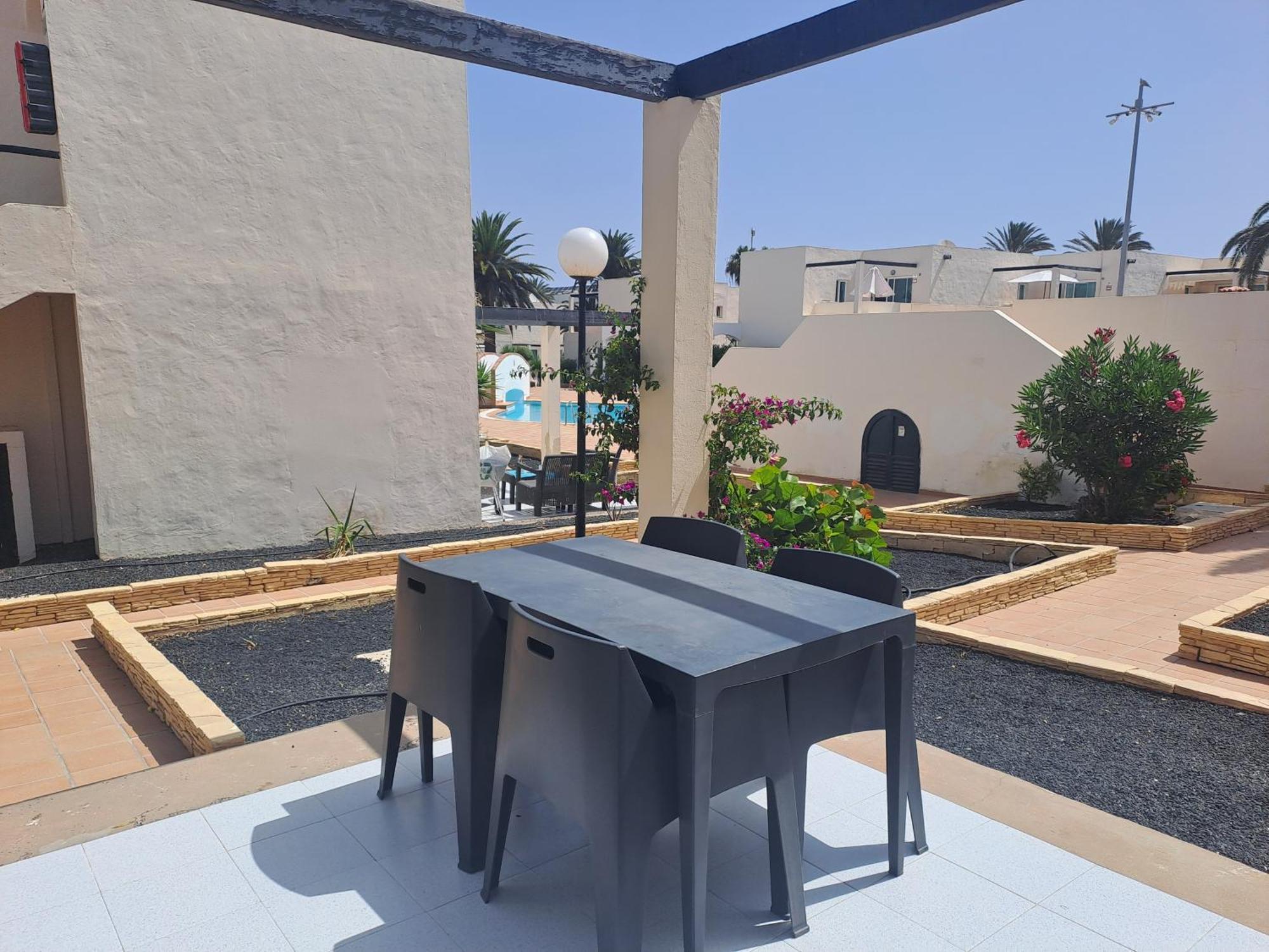 Homeforguest Apartamento 15 Con Terraza Y Piscina En Corralejo Bagian luar foto