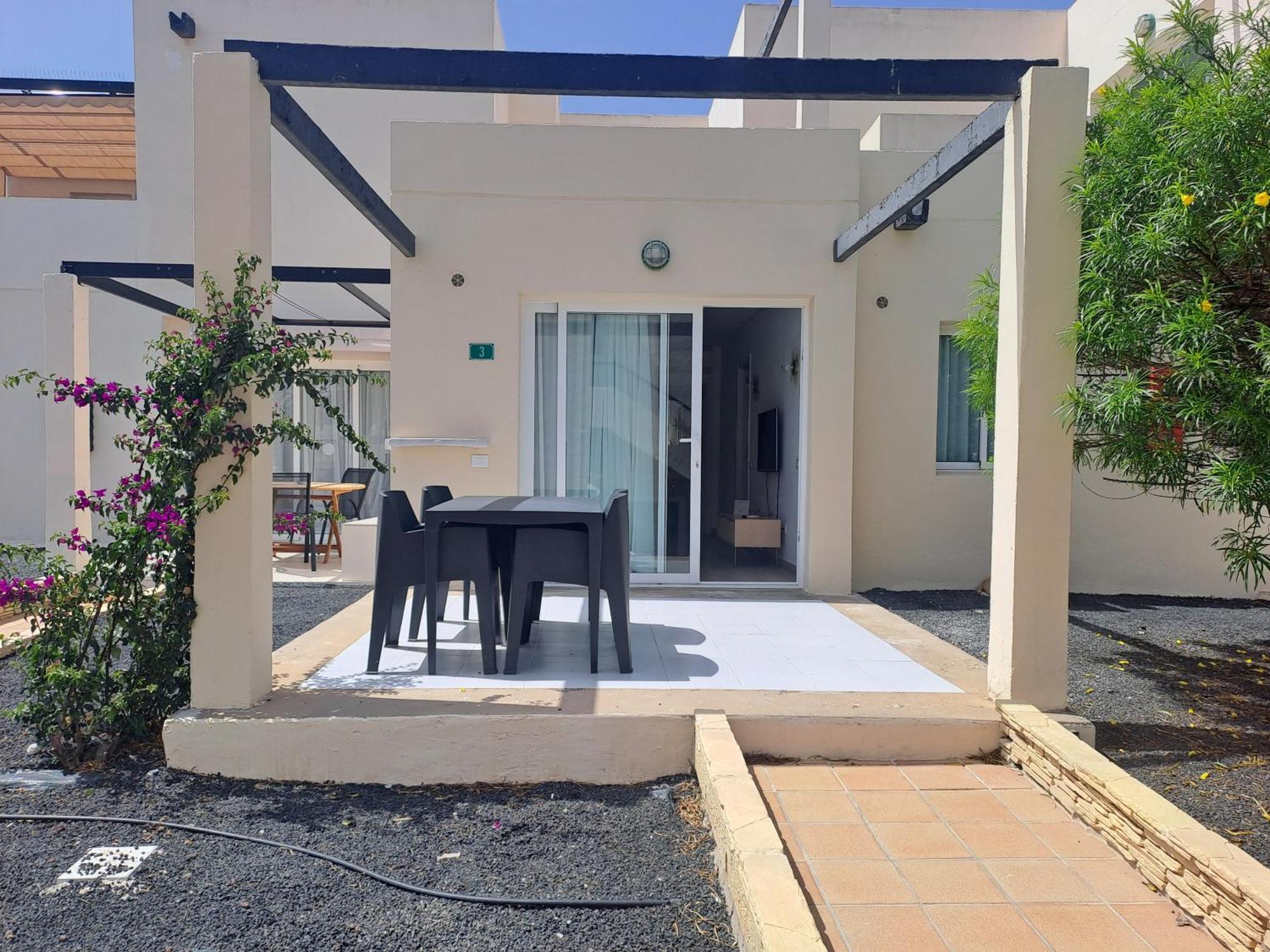 Homeforguest Apartamento 15 Con Terraza Y Piscina En Corralejo Bagian luar foto